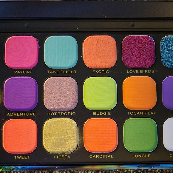 Makeup Revolution Forever Flawless Birds of Paradise Eyeshadow Palette - Picture 3 of 3